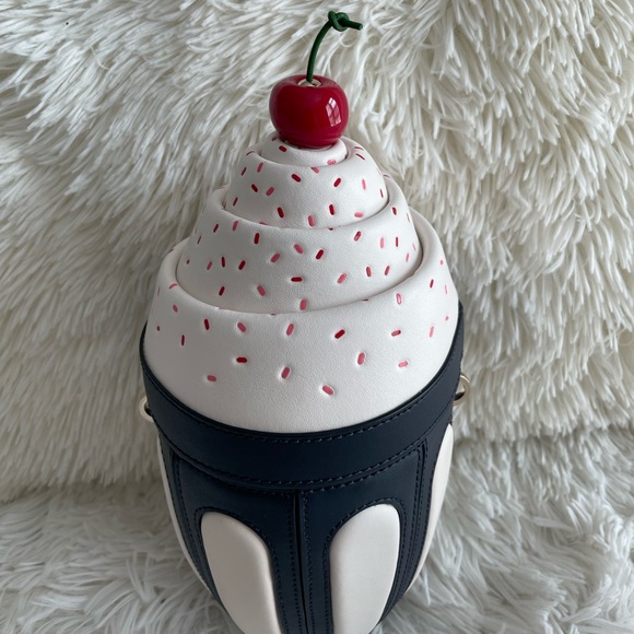 Kate Spade Sundae Crossbody - Picture 2 of 9